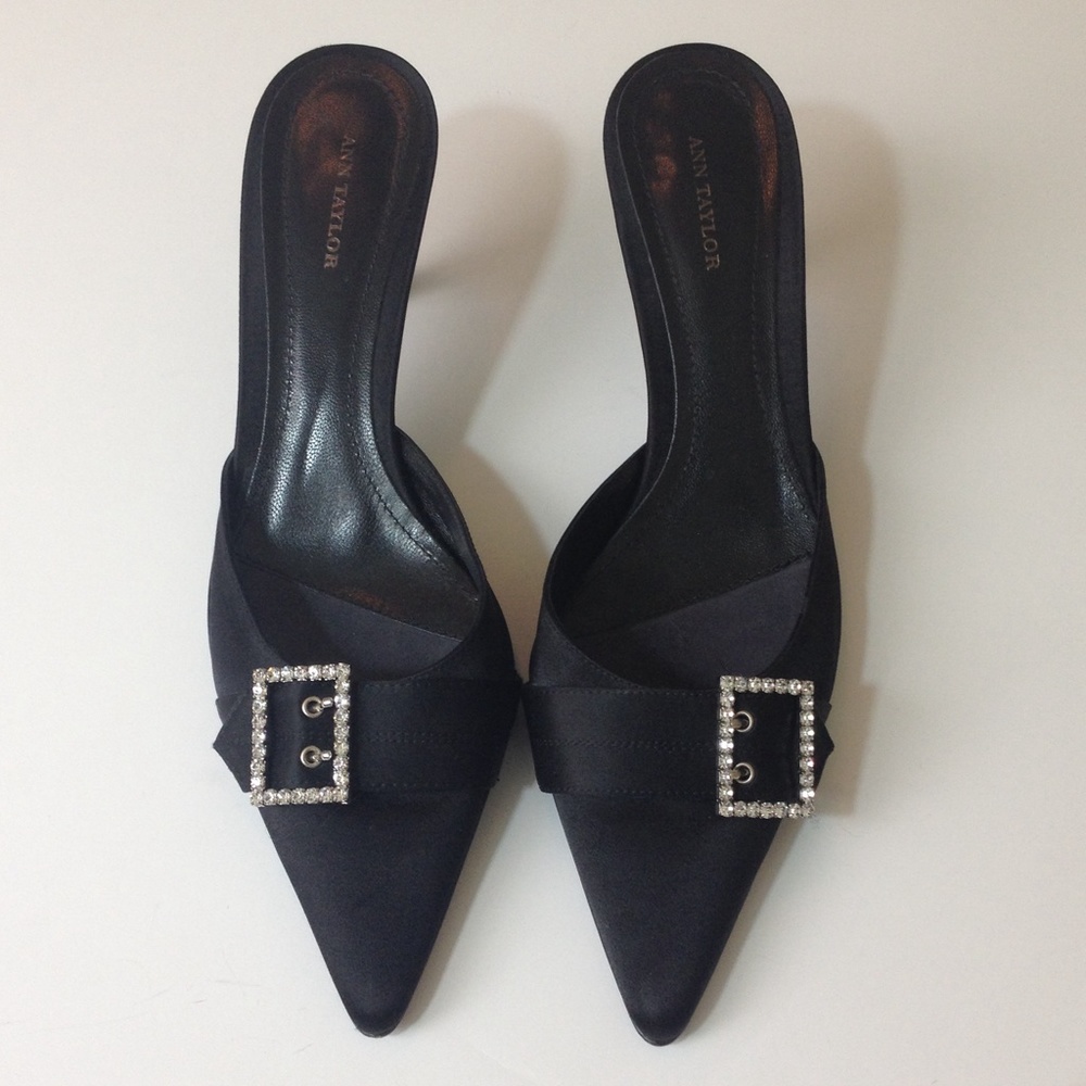 💕 REDUCED 💕 Ann Taylor Heels